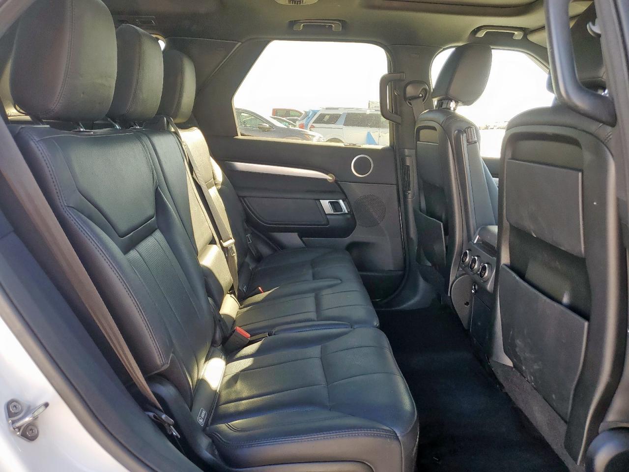 2020 Land Rover Discovery Landmark VIN: SALRU2RV2L2415635 Lot: 91668895