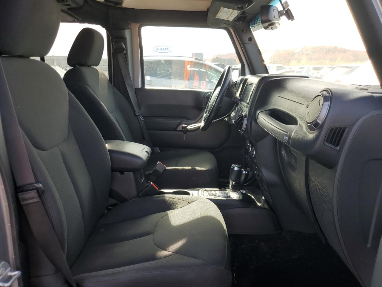 2017 Jeep Wrangler Unlimited Sport VIN: 1C4BJWDG5HL724616 Lot: 93336845