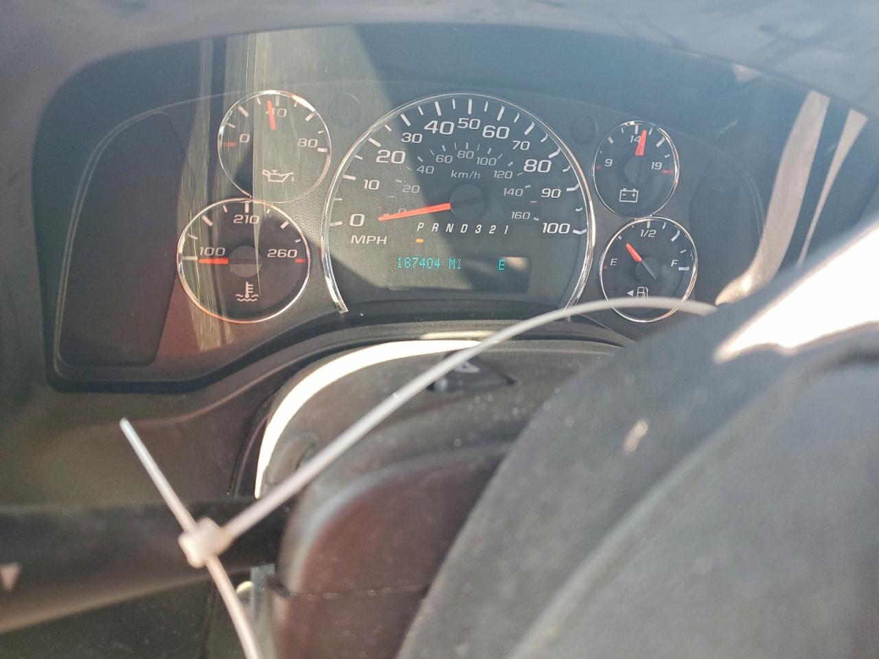 2008 Chevrolet Express G3500 VIN: 1GAHG39K081179708 Lot: 90321005