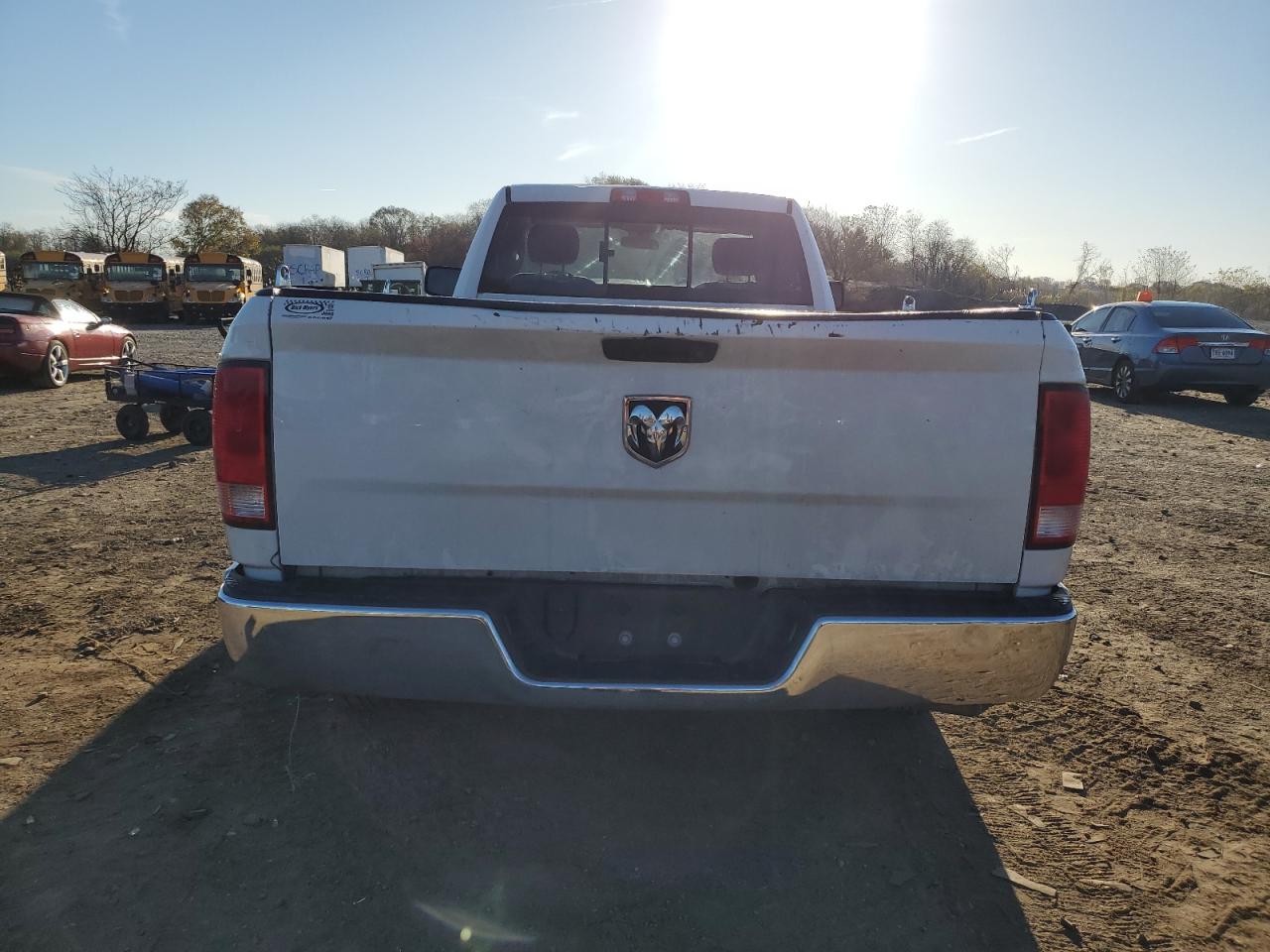 2018 Ram 1500 St VIN: 3C6JR6DTXJG129532 Lot: 92696125