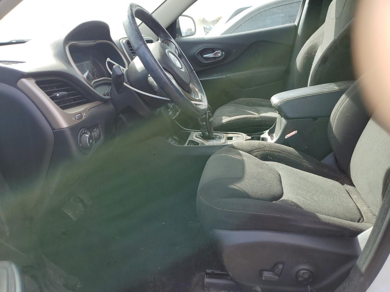 2017 Jeep Cherokee Latitude VIN: 1C4PJLCS0HW560295 Lot: 92219175