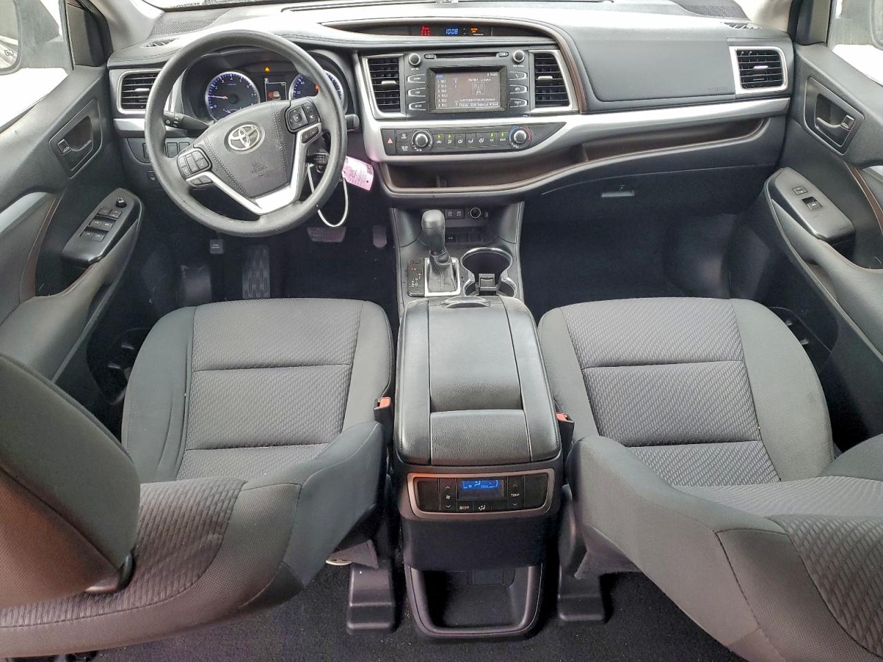 2018 Toyota Highlander Le VIN: 5TDZZRFH7JS257606 Lot: 93946745