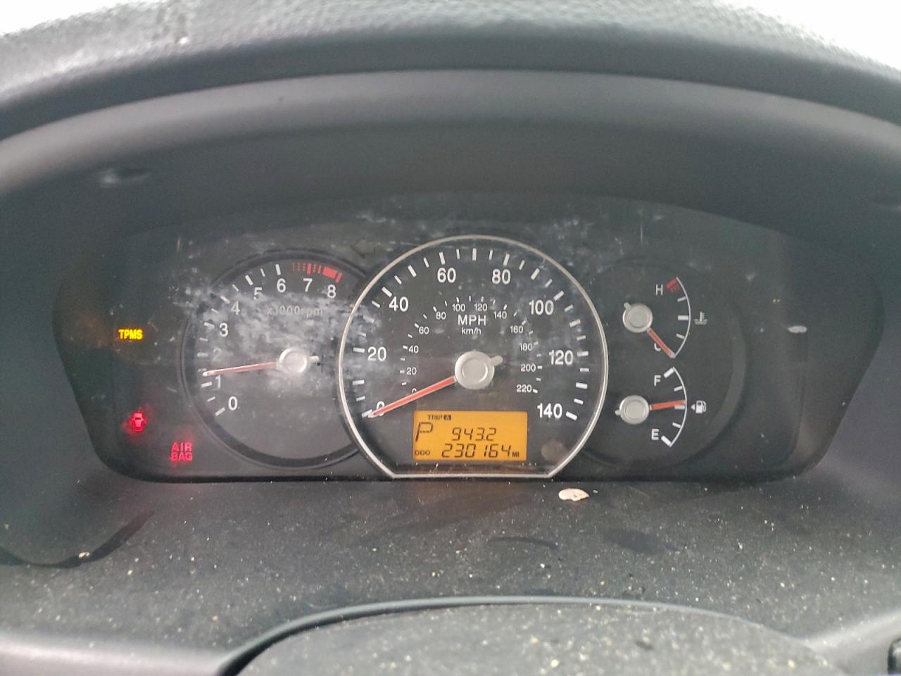 2008 Kia Rondo Base VIN: KNAFG525287130549 Lot: 94371995