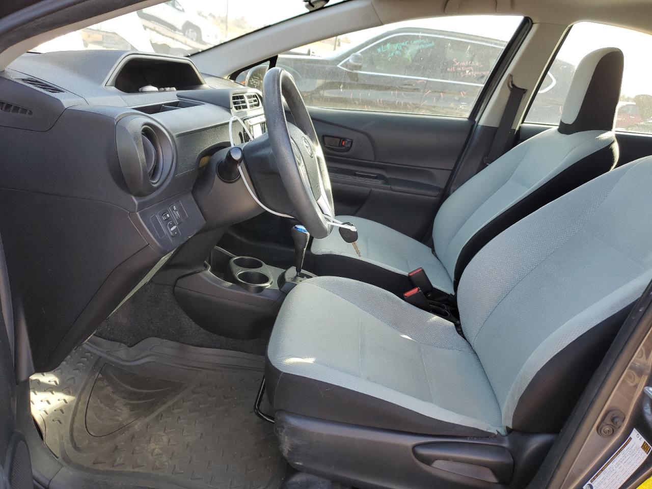 2015 Toyota Prius C VIN: JTDKDTB30F1576907 Lot: 92744645