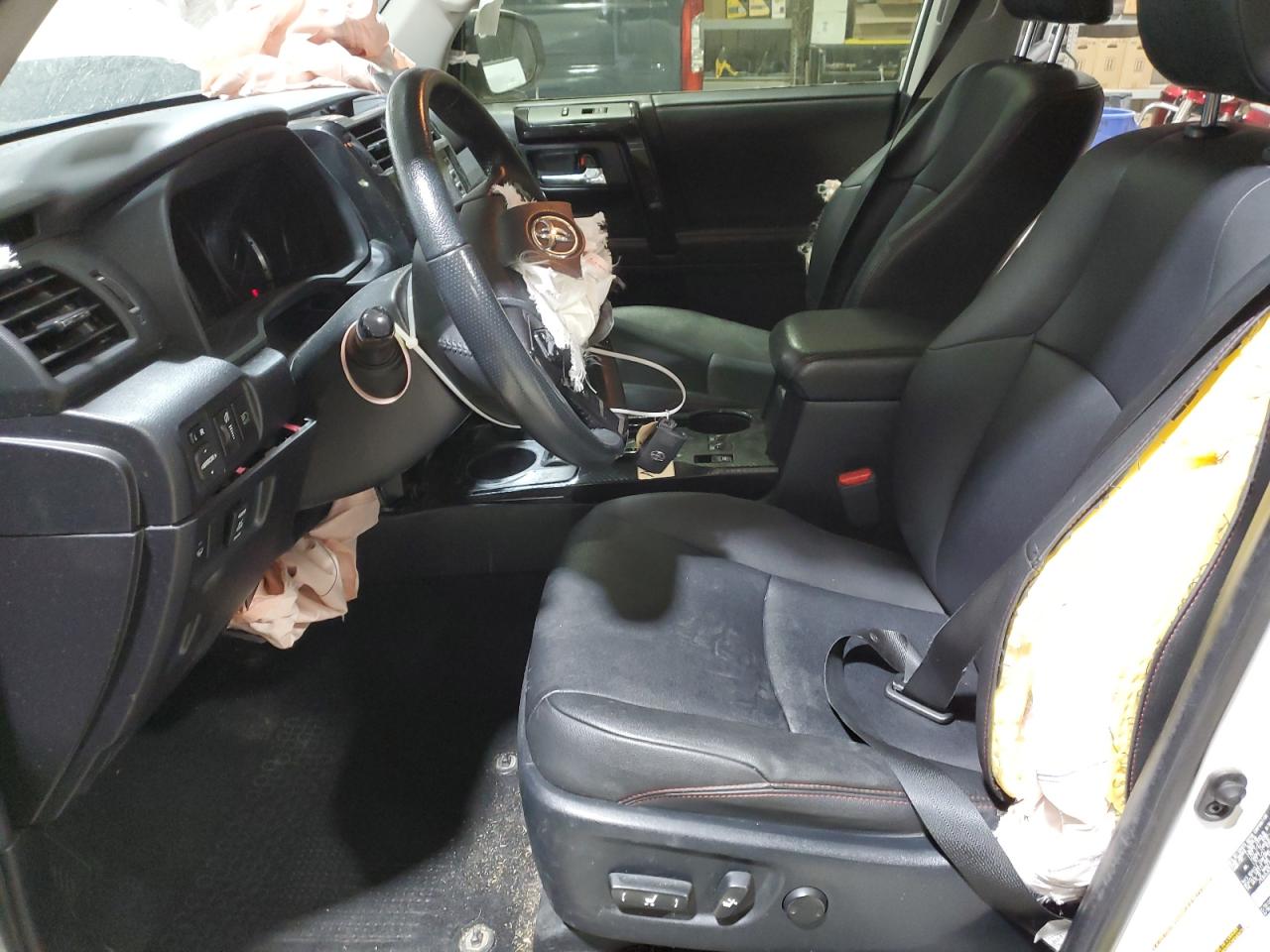 2020 Toyota 4Runner Sr5/Sr5 Premium VIN: JTEBU5JR3L5773216 Lot: 92924065