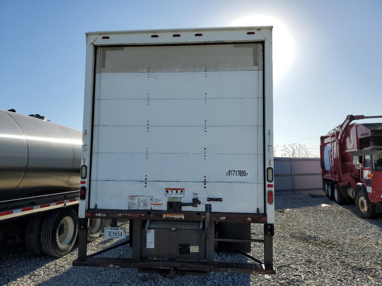 2017 International Ma025 Box Truck VIN: 1HTMMMMMXHH637228 Lot: 91717095