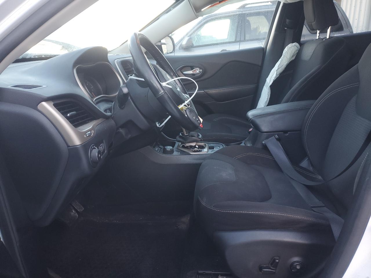 2016 Jeep Cherokee Latitude VIN: 1C4PJMCB3GW286370 Lot: 91706965