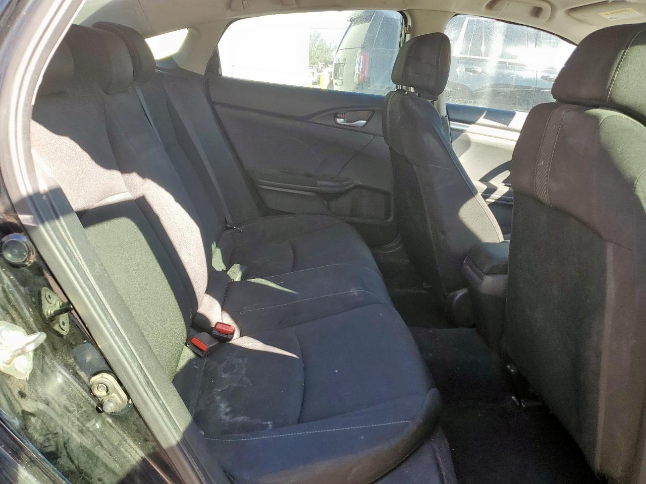 2018 Honda Civic Lx VIN: 19XFC2F57JE011828 Lot: 90492205