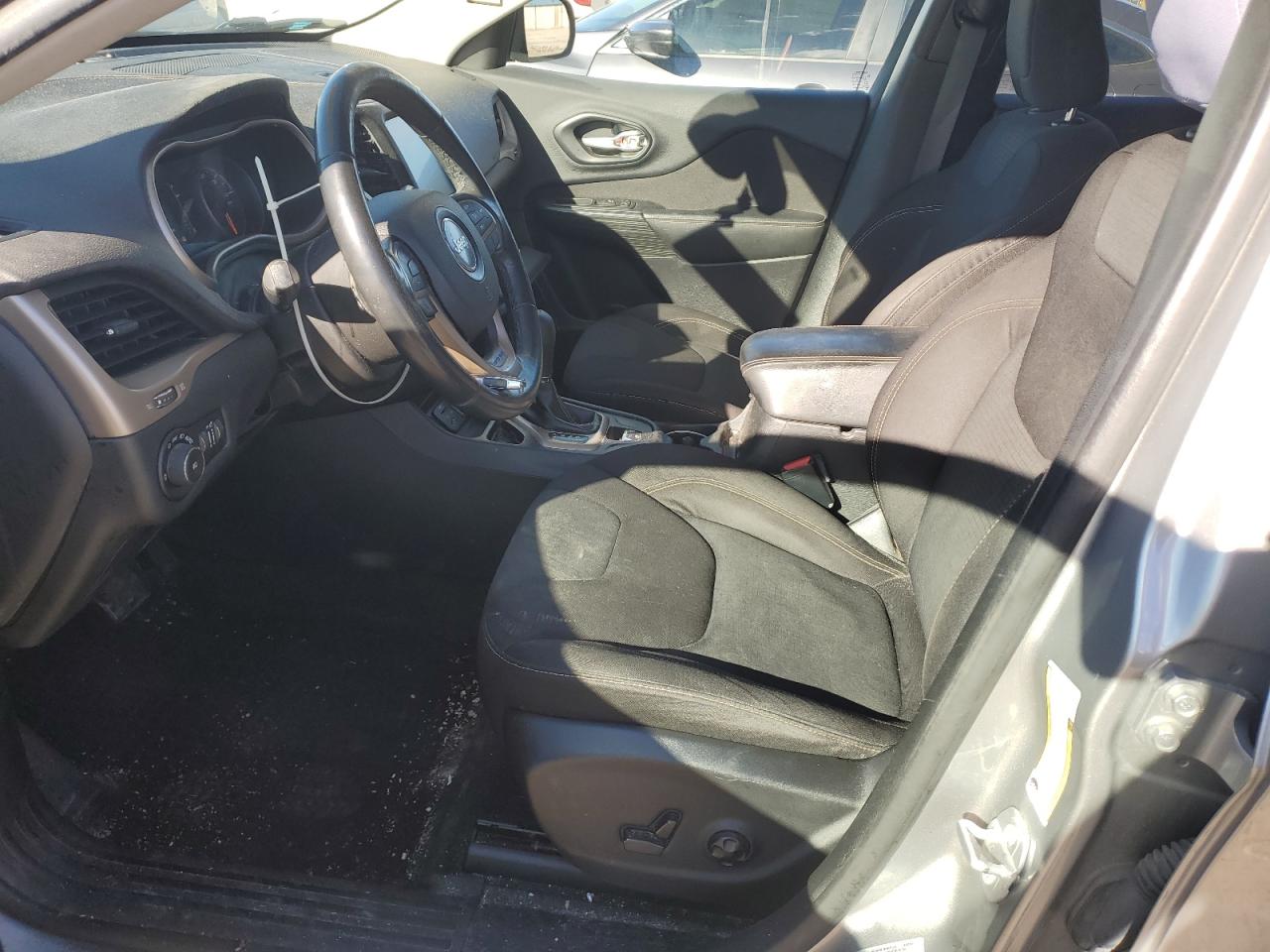 2016 Jeep Cherokee Latitude VIN: 1C4PJLCS1GW287589 Lot: 93364245