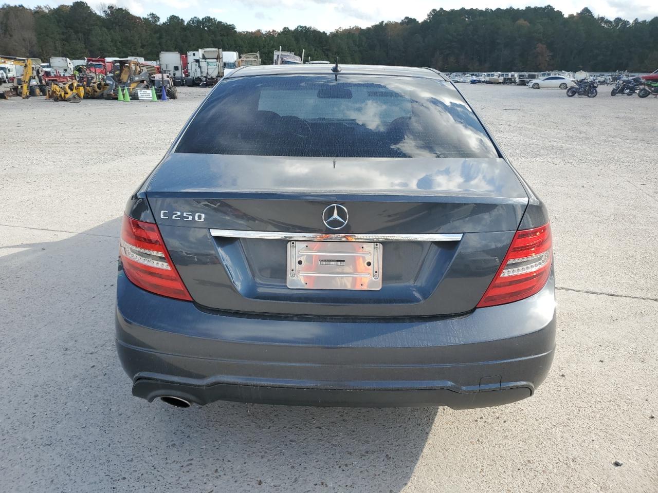 2014 Mercedes-Benz C 250 VIN: WDDGF4HB3EA945834 Lot: 93327455