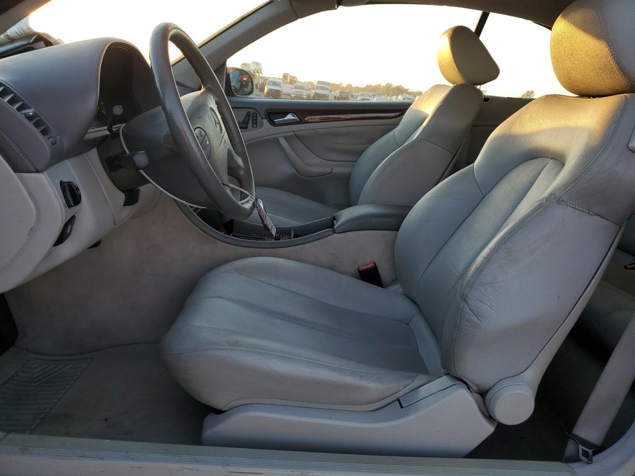 2003 Mercedes-Benz Clk 320 VIN: WDBLK65GX3T144205 Lot: 92627495