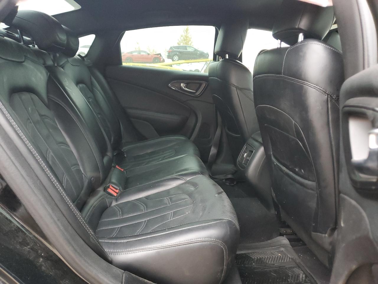 2015 Chrysler 200 S VIN: 1C3CCCBB3FN645651 Lot: 89812345