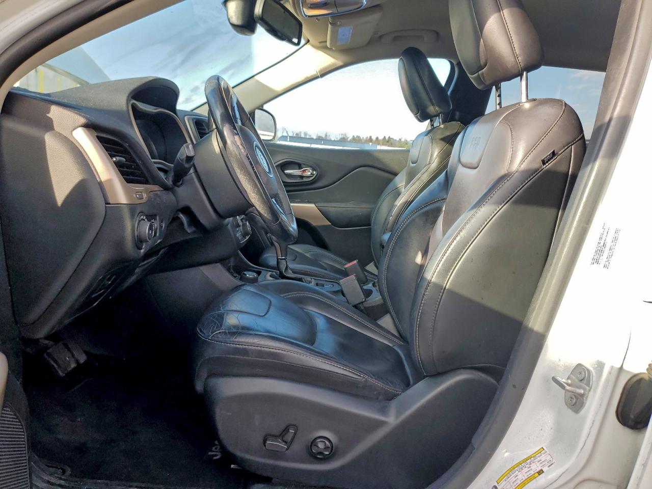 2018 Jeep Cherokee Limited VIN: 1C4PJMDB8JD535411 Lot: 94402255