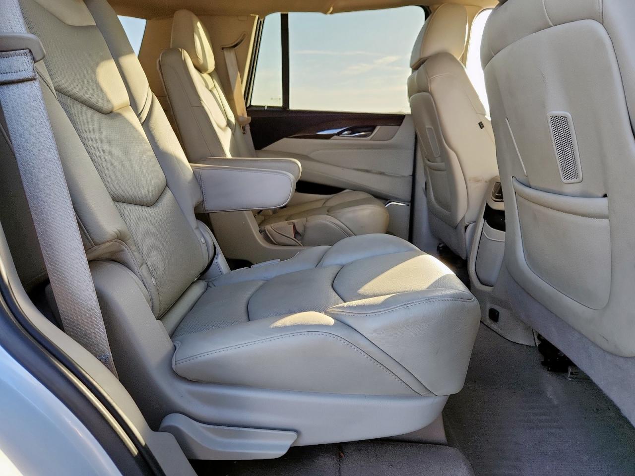 2019 Cadillac Escalade Premium Luxury VIN: 1GYS3CKJ2KR295103 Lot: 92084795