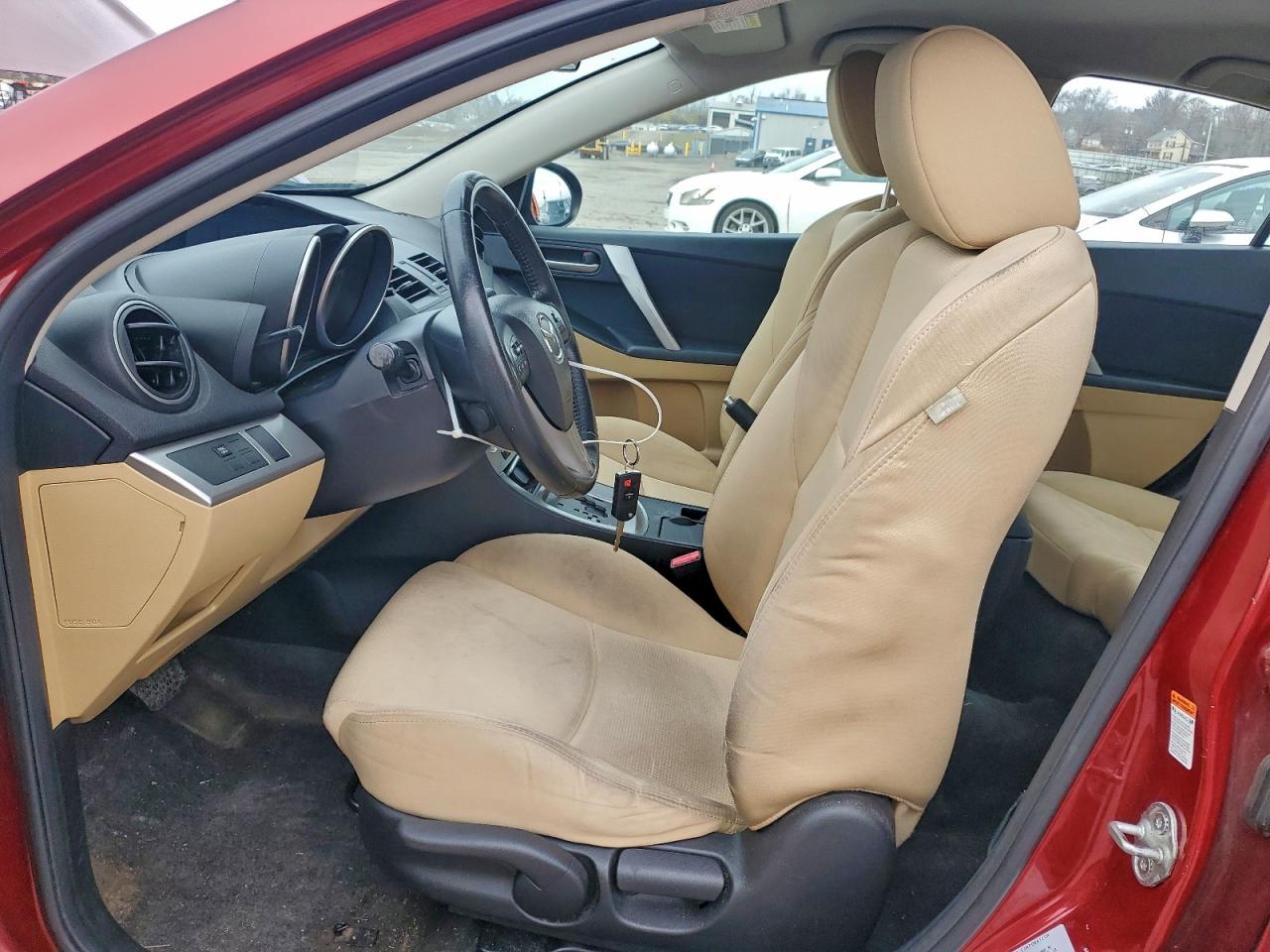 2011 Mazda 3 S VIN: JM1BL1U61B1390754 Lot: 94260285