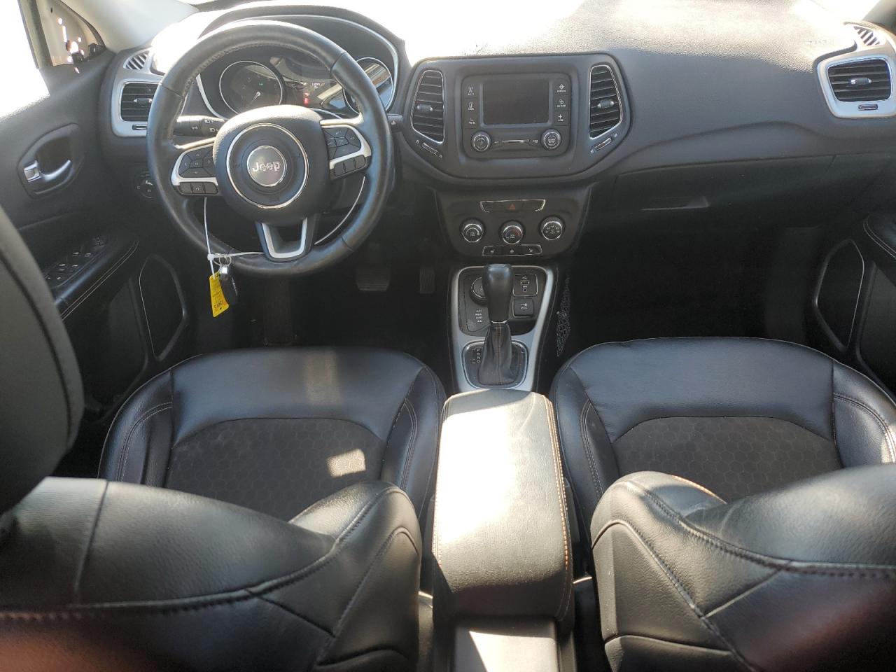 2018 Jeep Compass Latitude VIN: 3C4NJDBB4JT153140 Lot: 92148305