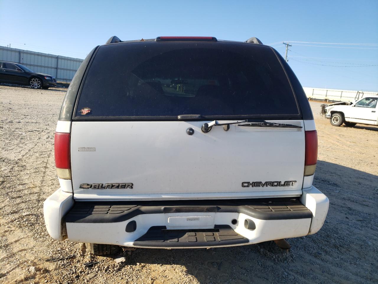 2000 Chevrolet Blazer VIN: 1GNDT13W0YK198956 Lot: 90746855