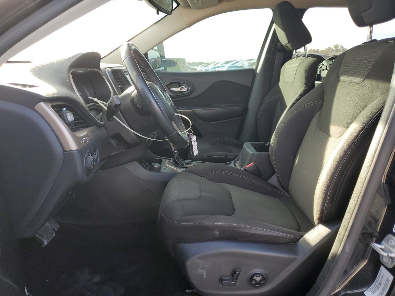 2016 Jeep Cherokee Latitude VIN: 1C4PJMCBXGW205252 Lot: 91783445