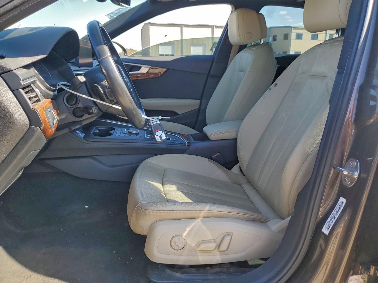 2017 Audi A4 Premium VIN: WAUGNAF46HN034021 Lot: 92049215