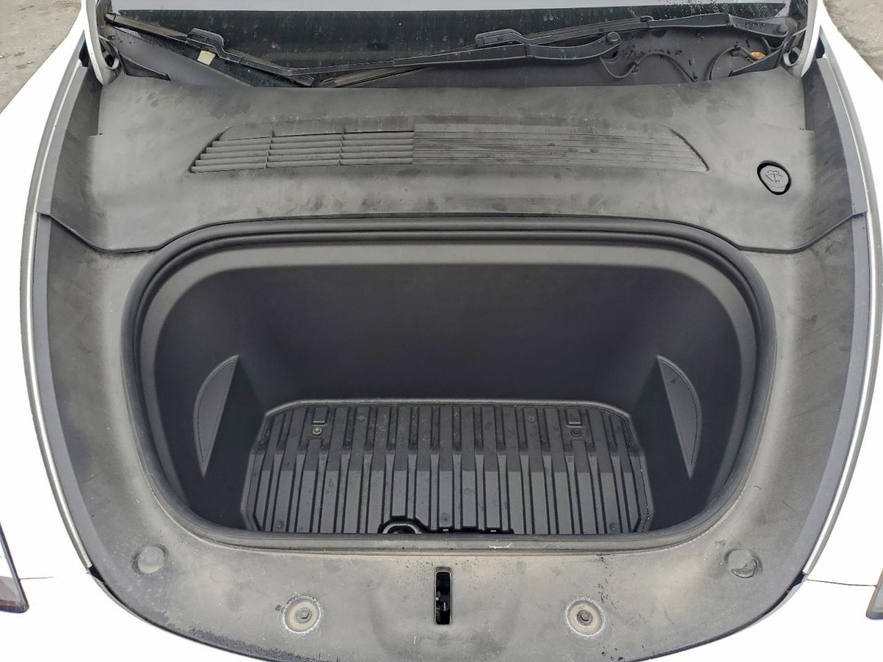 2020 Tesla Model Y VIN: 5YJYGDEE4LF010742 Lot: 93483095