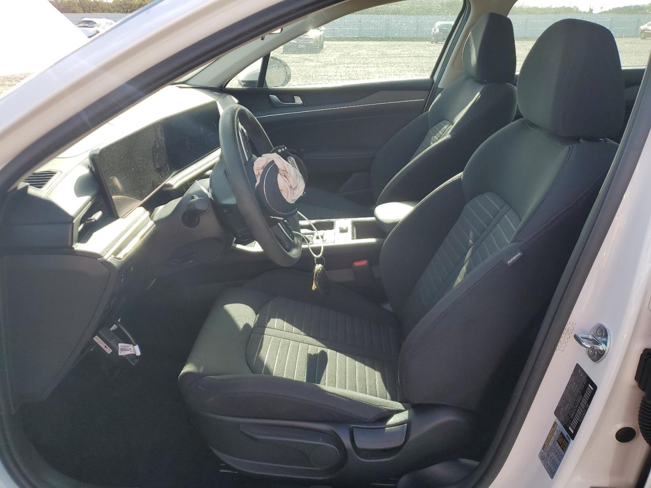 2025 Kia K5 Lxs VIN: KNAG24J74S5363612 Lot: 92948455