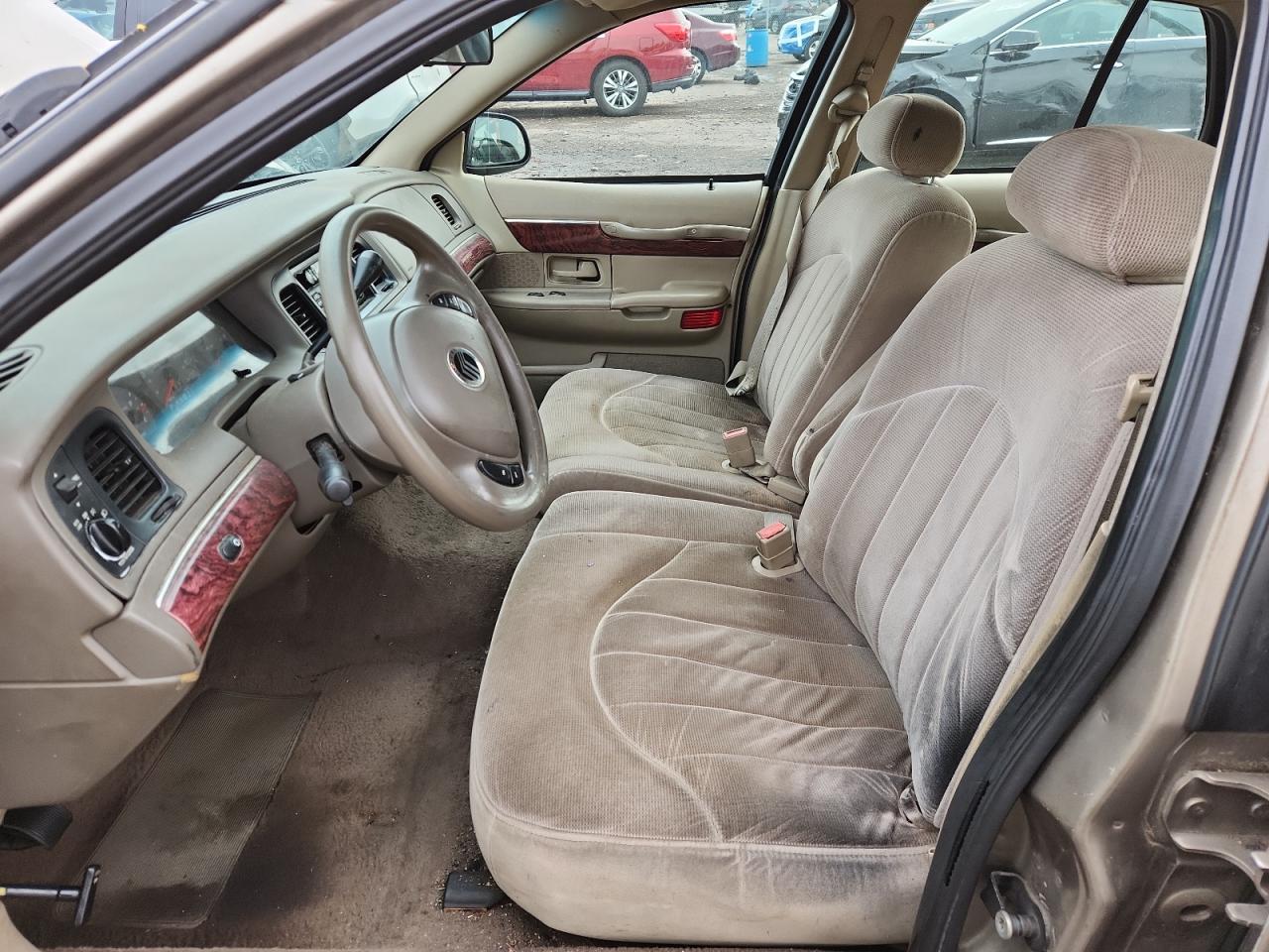 2001 Mercury Grand Marquis Gs VIN: 2MEFM74WX1X601262 Lot: 92983525