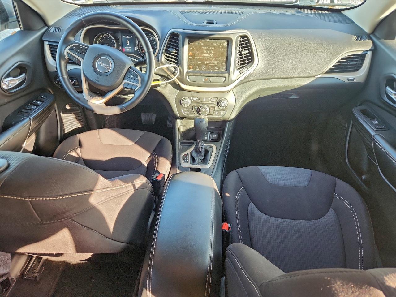 2015 Jeep Cherokee Latitude VIN: 1C4PJLCBXFW712287 Lot: 94498535