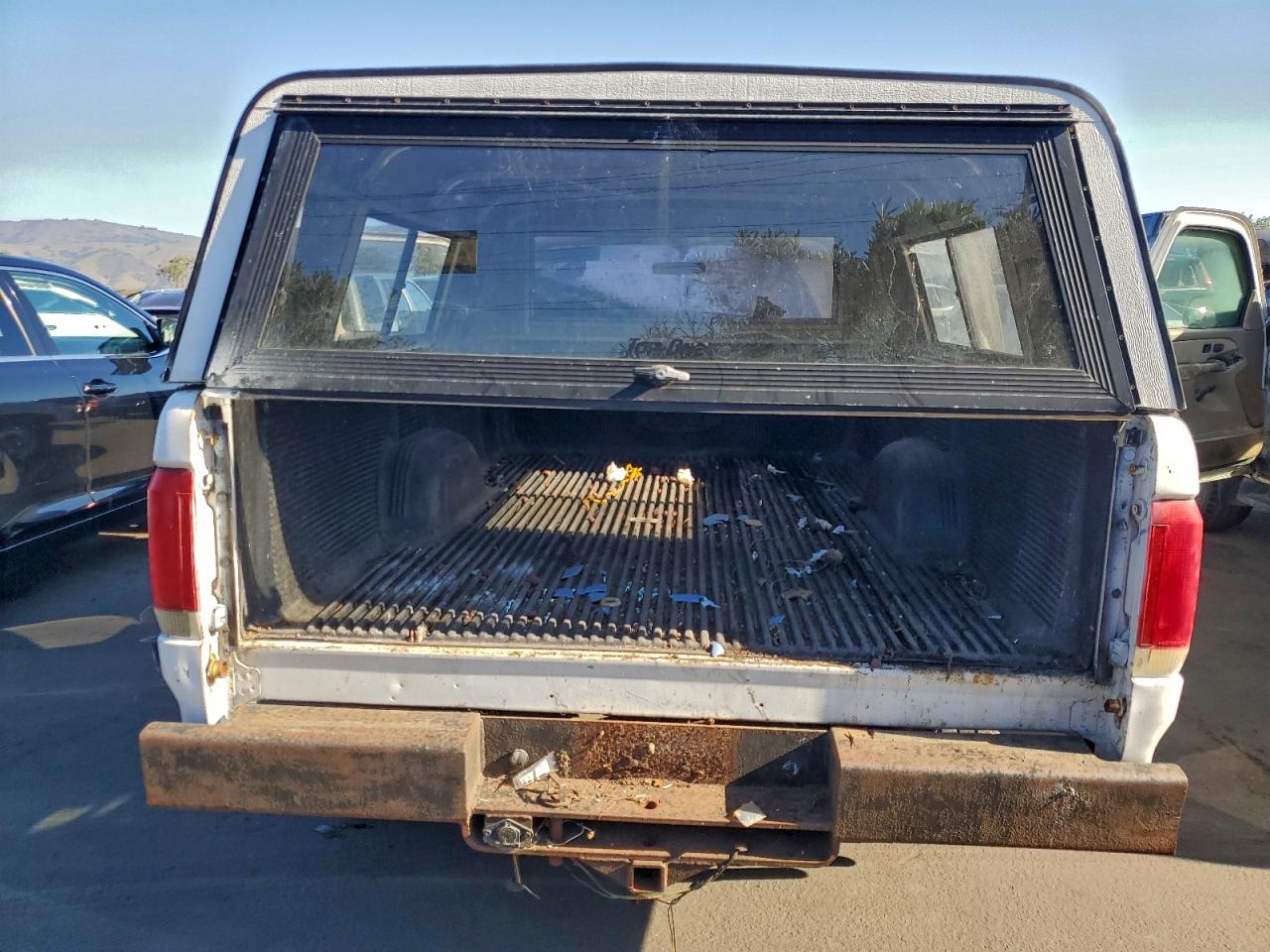 1990 Ford F250 VIN: 2FTHF26G9LCA07043 Lot: 93958225