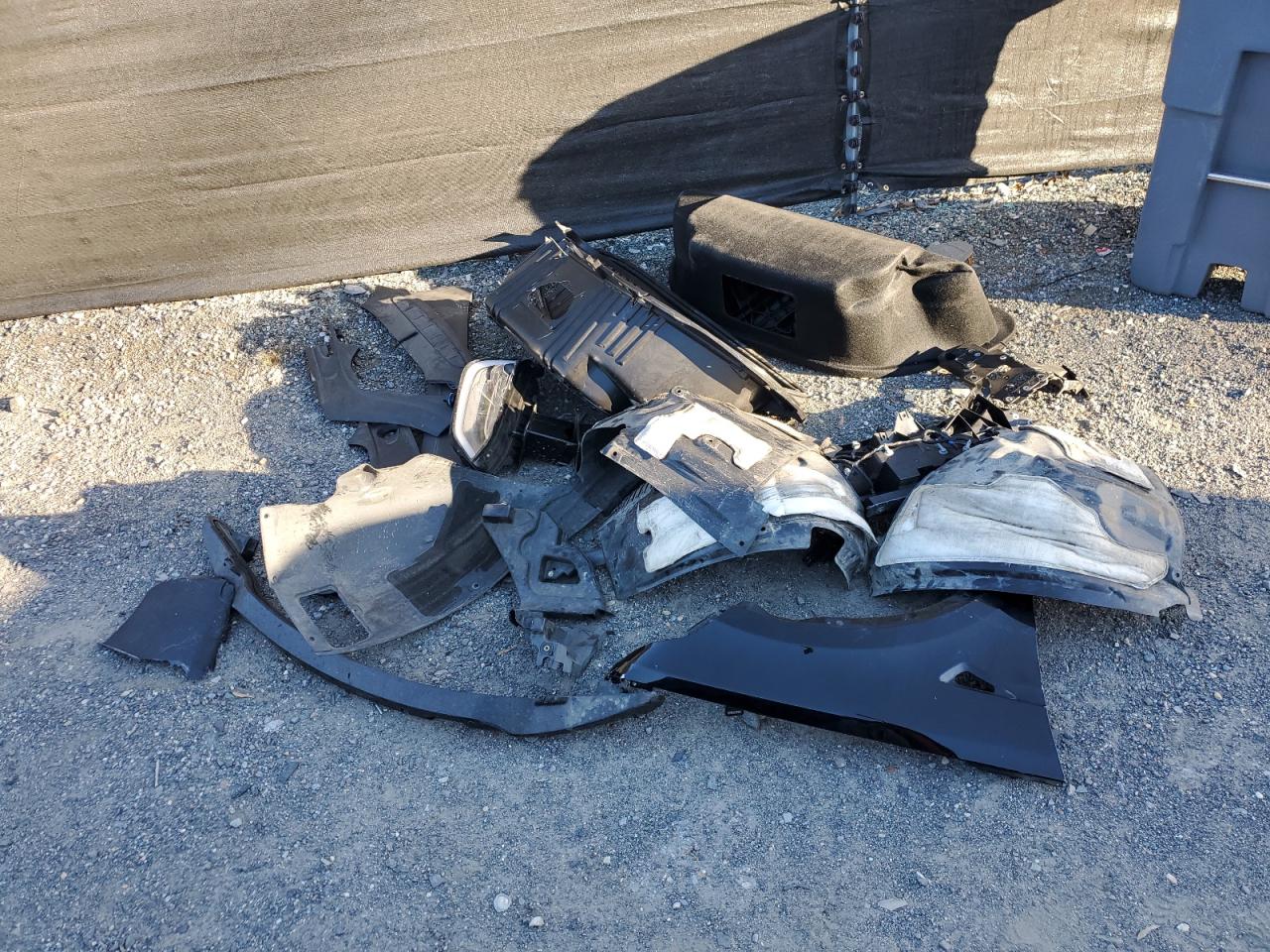 2022 Tesla Model X VIN: 7SAXCDE5XNF341225 Lot: 90900725