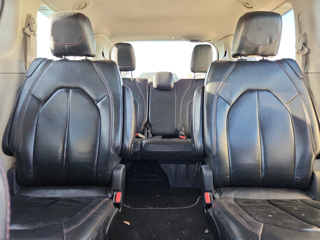 2018 Chrysler Pacifica Touring L VIN: 2C4RC1BG9JR186126 Lot: 82695015