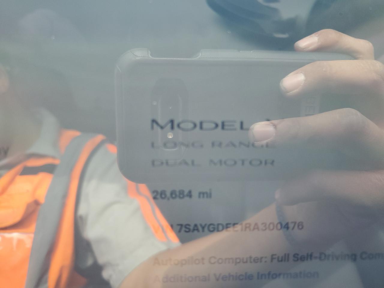 2024 Tesla Model Y VIN: 7SAYGDEE1RA300476 Lot: 91143505