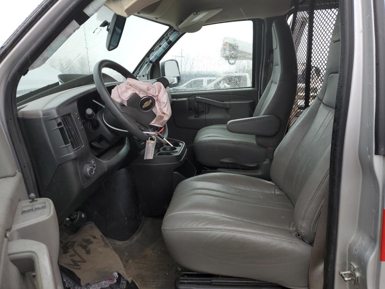 2025 Chevrolet Express G2500 VIN: 1GCWGAFP6S1106028 Lot: 92035715