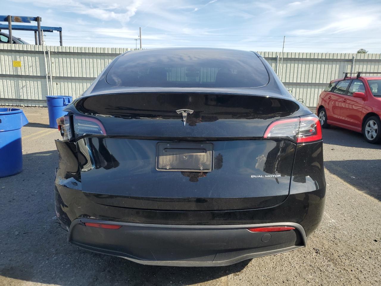 2025 Tesla Model Y VIN: 7SAYGDEE1SA363065 Lot: 92012835