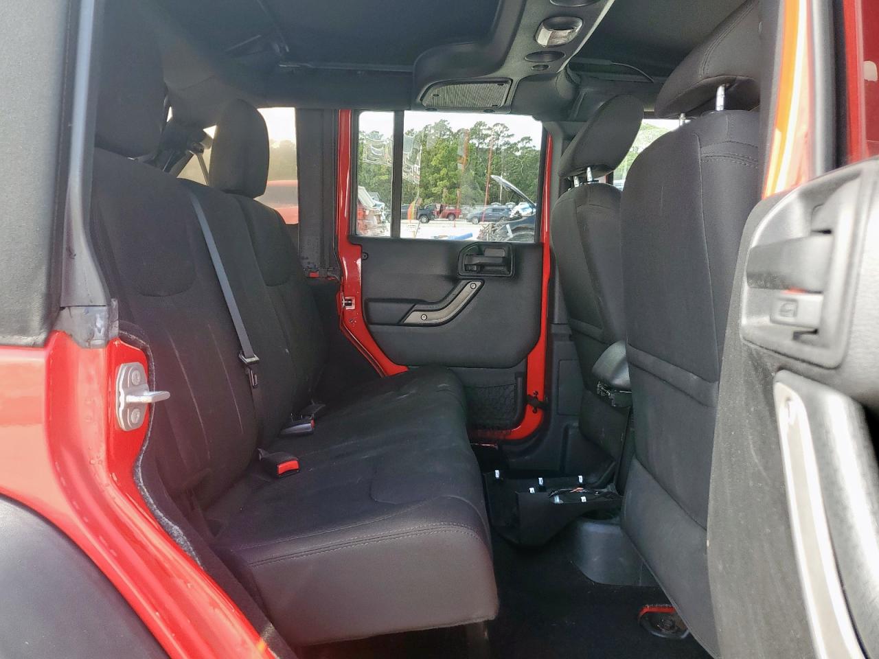 2016 Jeep Wrangler Unlimited Sport VIN: 1C4BJWDG0GL212261 Lot: 92901235