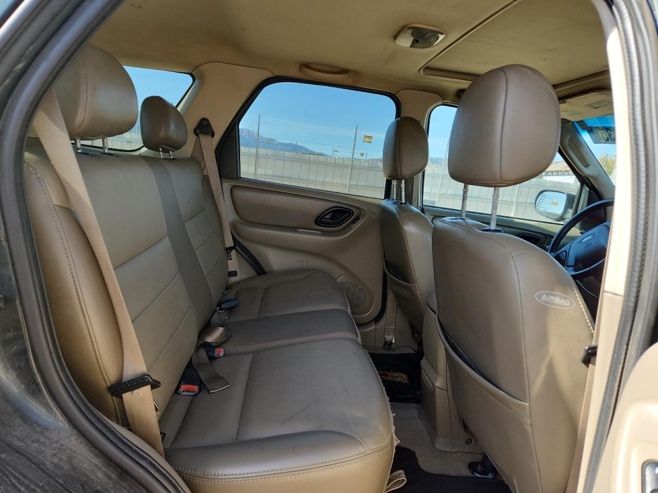 2004 Ford Escape Xlt VIN: 1FMCU93144KB25146 Lot: 92530435