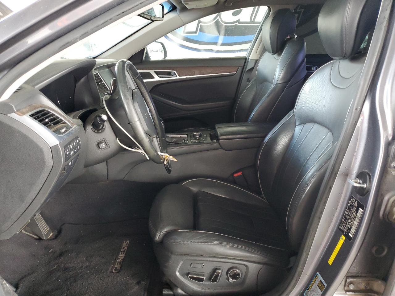 2015 Hyundai Genesis 3.8L VIN: KMHGN4JE6FU083531 Lot: 93150995