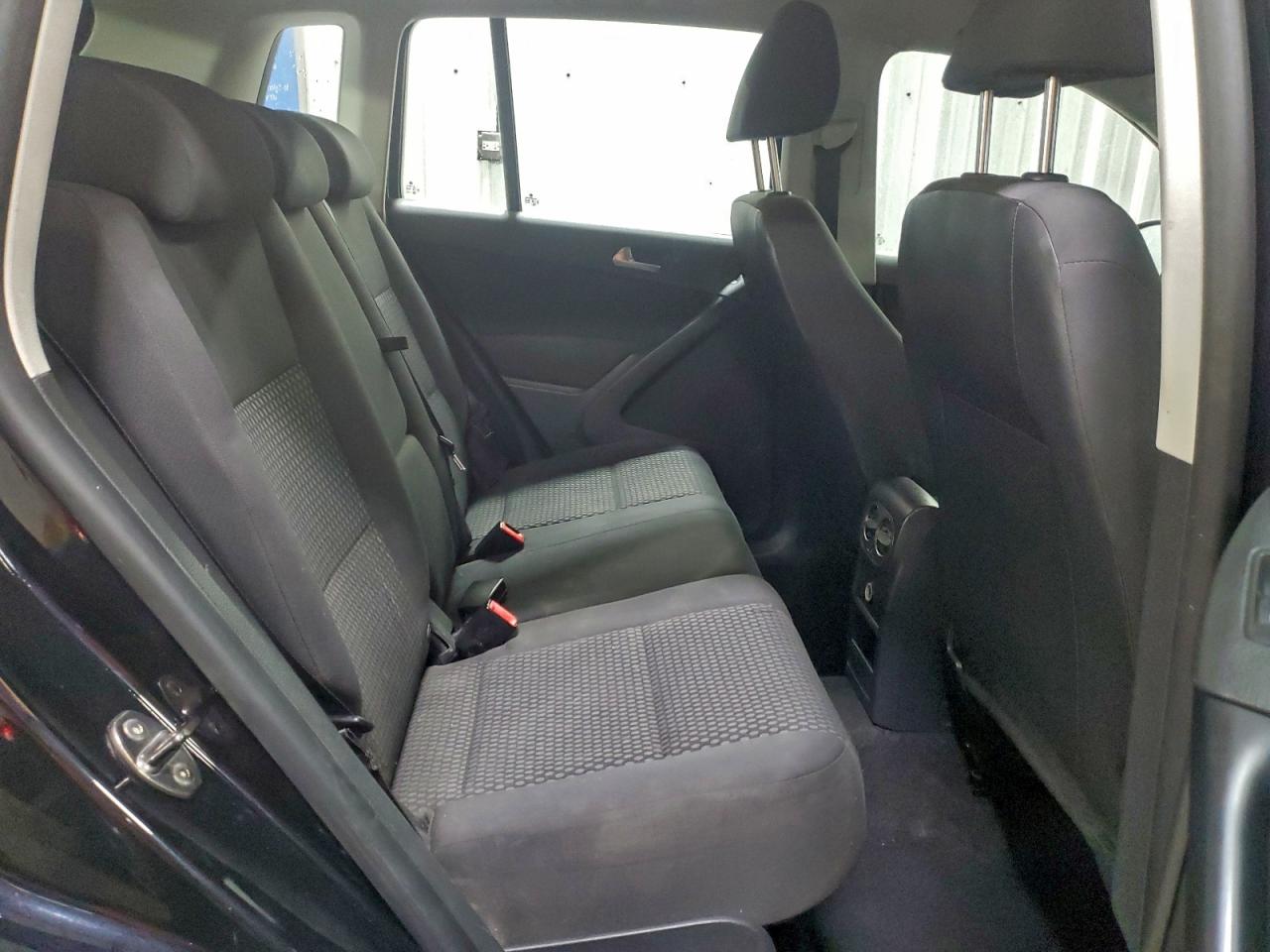 2010 Volkswagen Tiguan Se VIN: WVGBV7AX9AW525390 Lot: 94445775