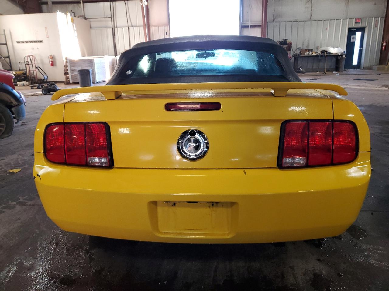 2006 Ford Mustang VIN: 1ZVFT84N365111060 Lot: 90490045