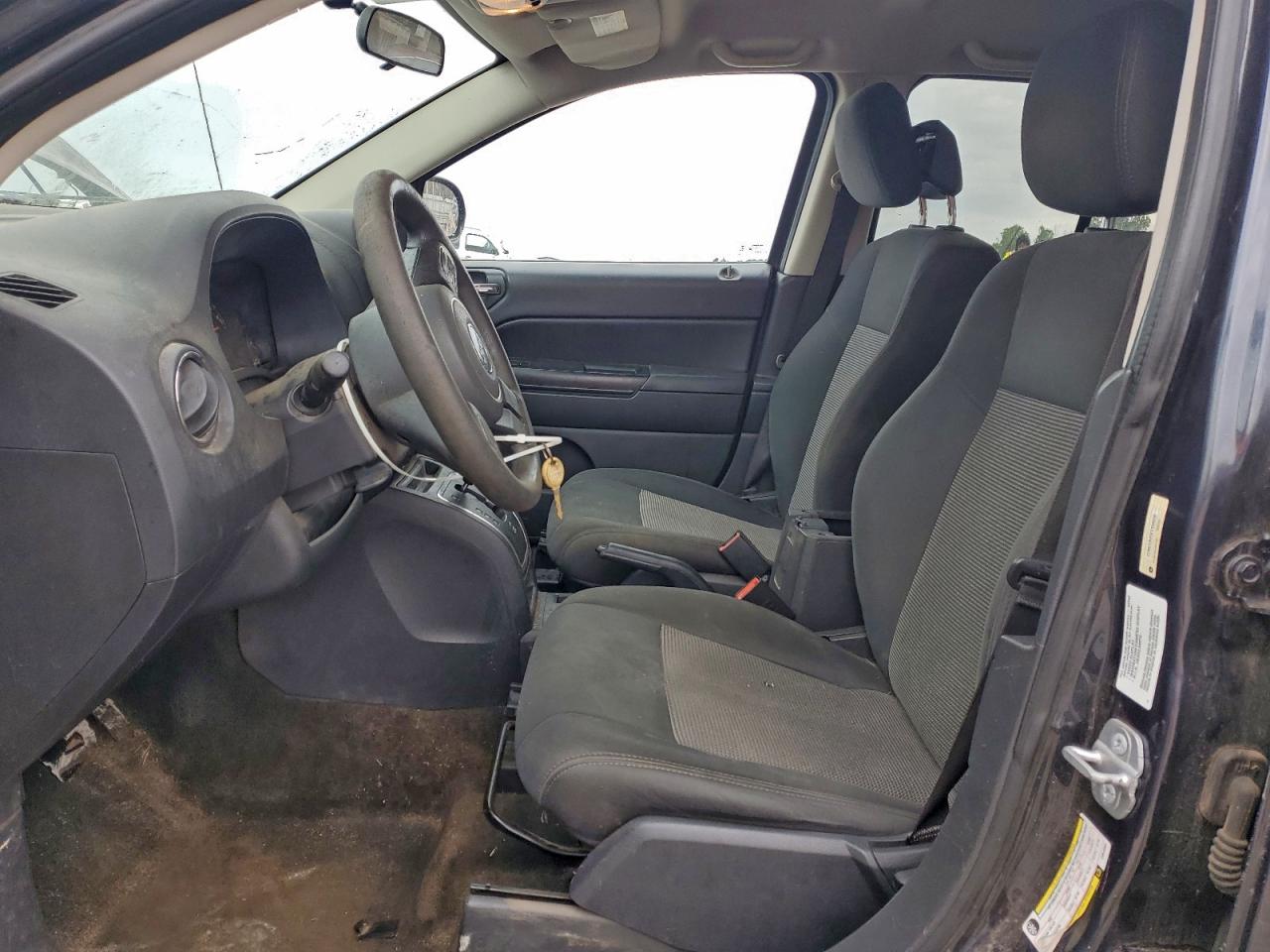 2014 Jeep Compass Sport VIN: 1C4NJCBB5ED648050 Lot: 93232105