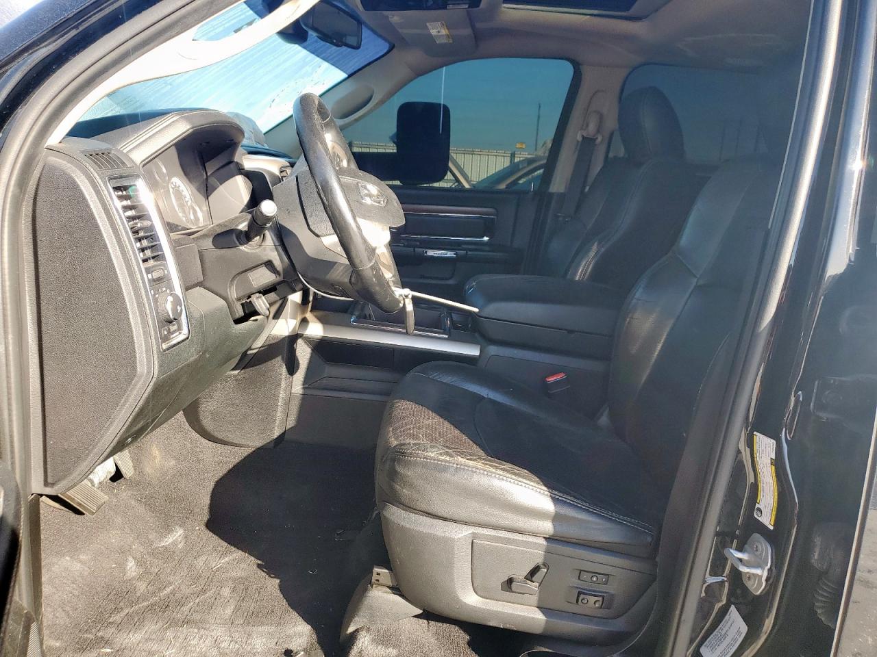 2015 Ram 2500 Laramie VIN: 3C6UR5NJ0FG553863 Lot: 92711235