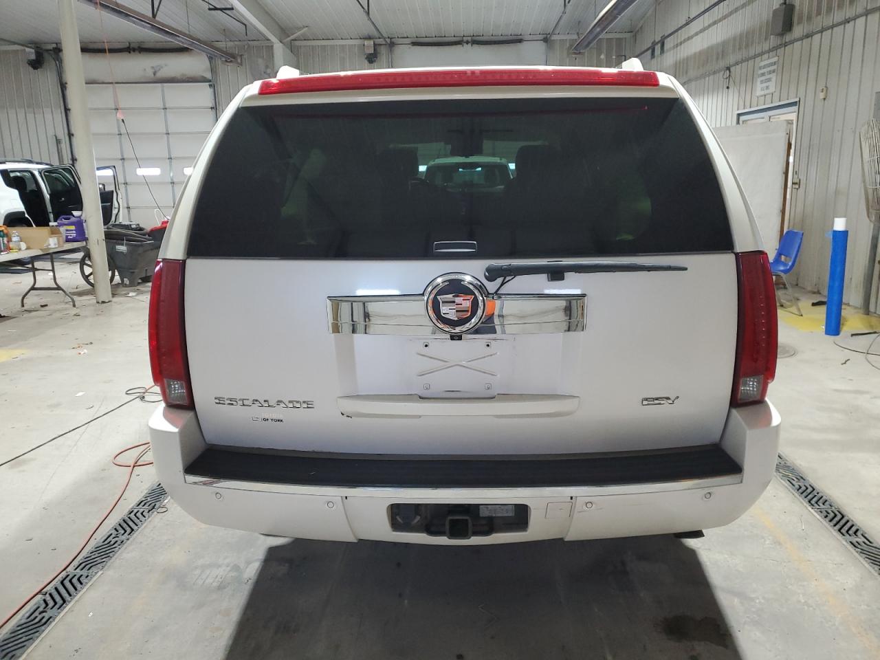 2007 Cadillac Escalade Esv VIN: 1GYFK66887R201701 Lot: 92155995