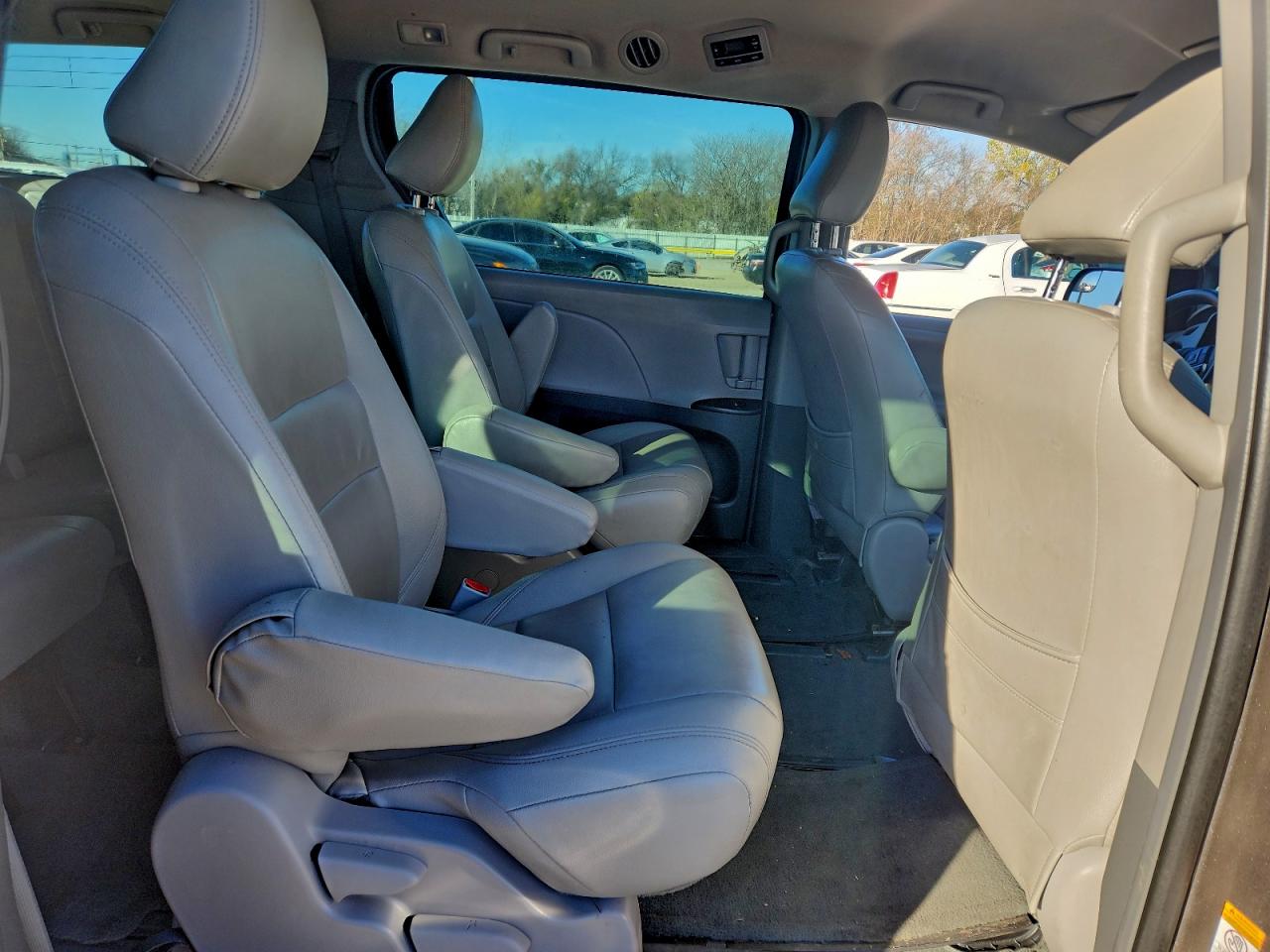 2015 Toyota Sienna VIN: 5TDZK3DC0FS531793 Lot: 93766575