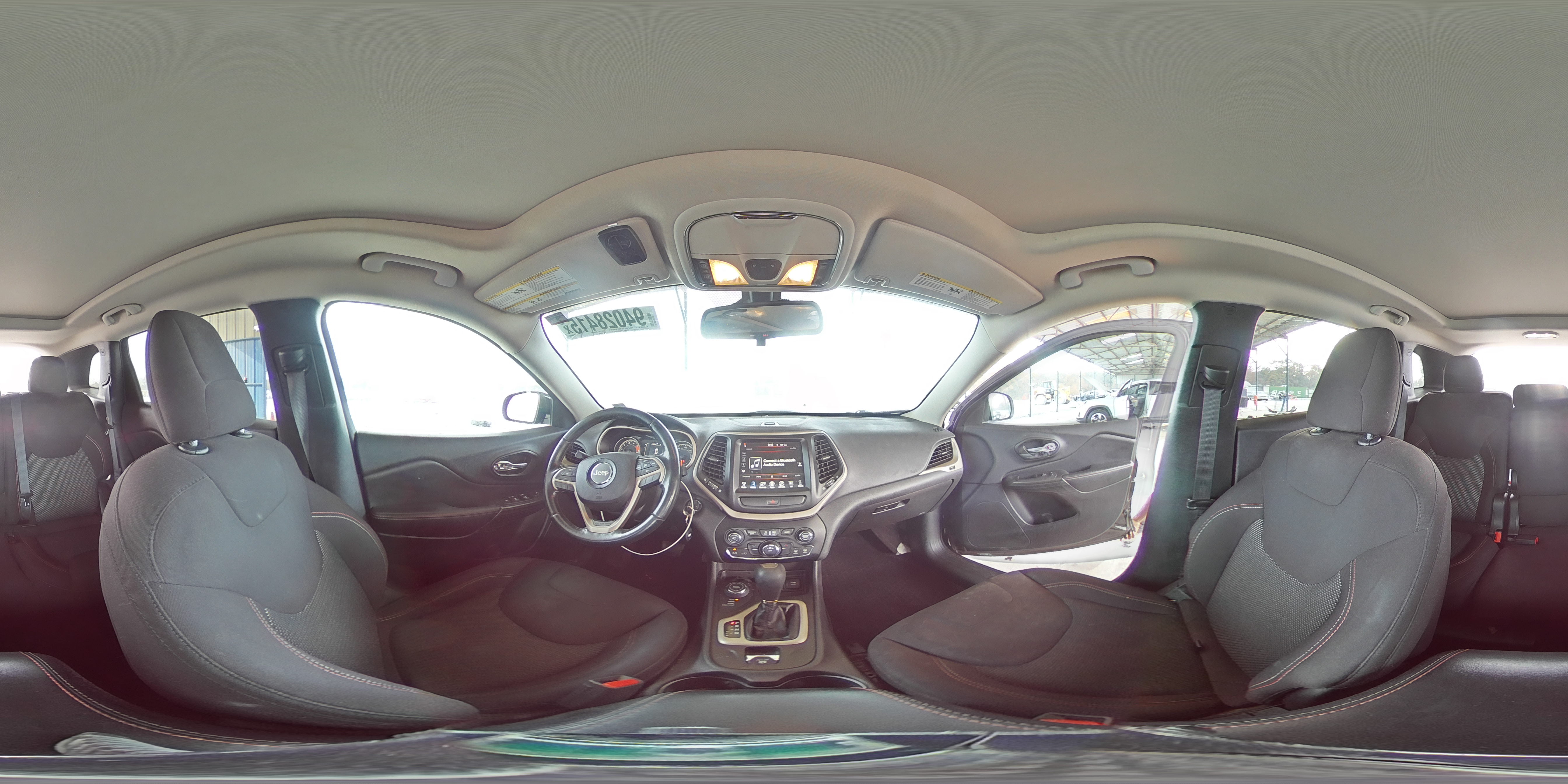 2017 Jeep Cherokee Latitude VIN: 1C4PJMCS2HW538403 Lot: 94028415