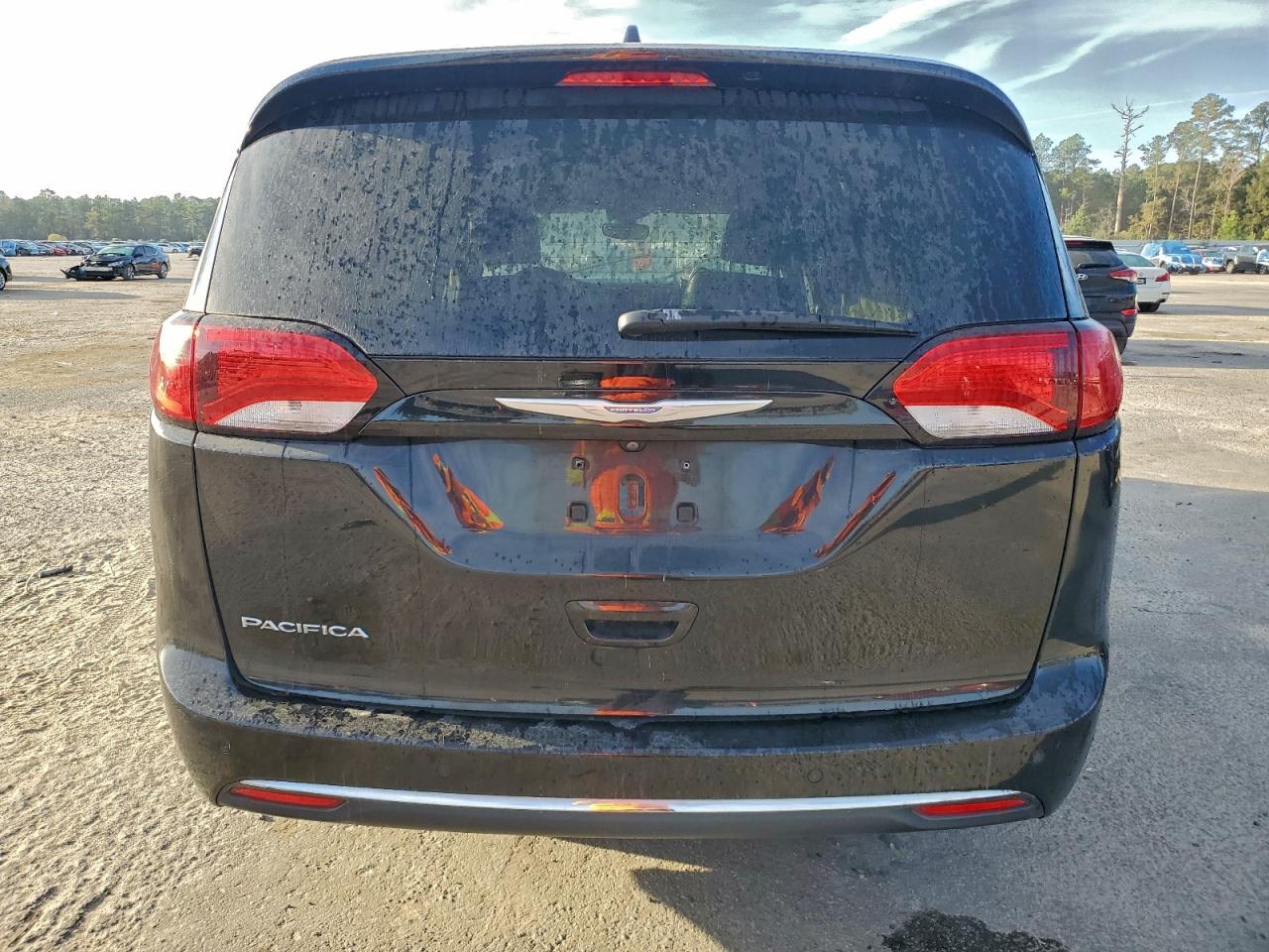 2018 Chrysler Pacifica Touring L VIN: 2C4RC1BG1JR114336 Lot: 93929675