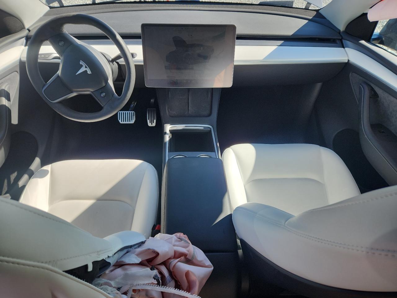 2024 Tesla Model Y VIN: 7SAYGDED8RA307366 Lot: 92084915