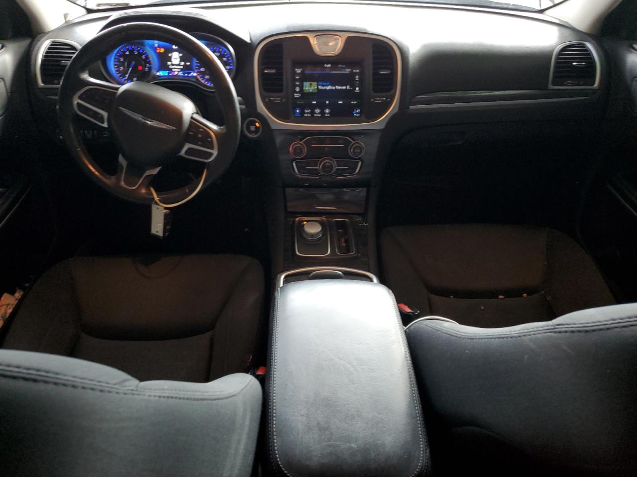 2020 Chrysler 300 Touring VIN: 2C3CCAAG0LH233483 Lot: 92670675