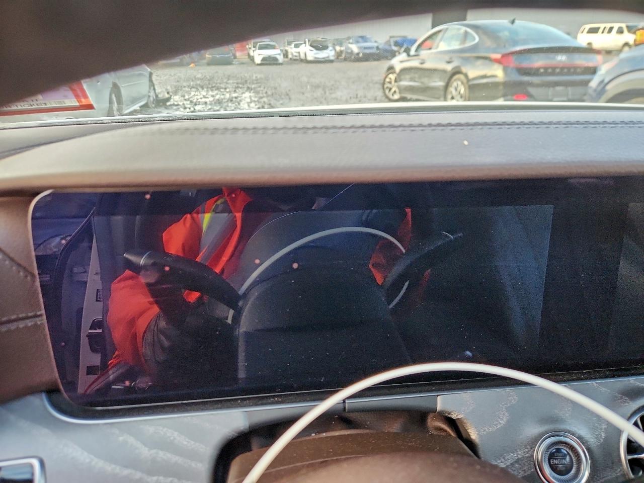 Фото: WDD2J5KB6KA036280