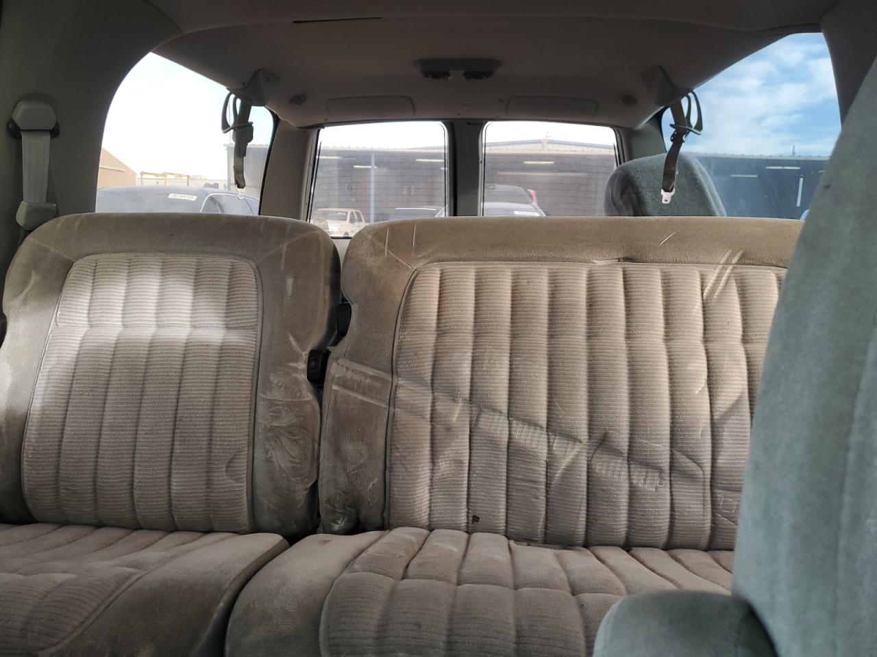 1993 GMC Suburban K1500 VIN: 1GKFK16K3PJ729508 Lot: 91906035