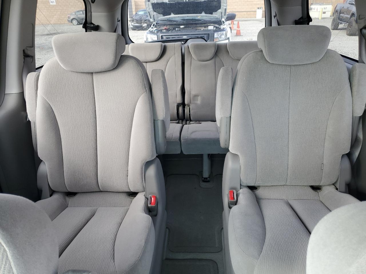 2007 Kia Sedona Ex VIN: KNDMB233076175451 Lot: 92639205