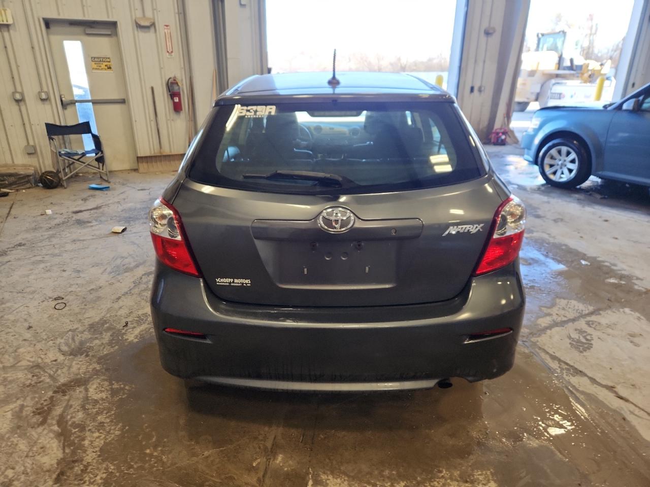 2011 Toyota Corolla Matrix VIN: 2T1KU4EEXBC742777 Lot: 92323845